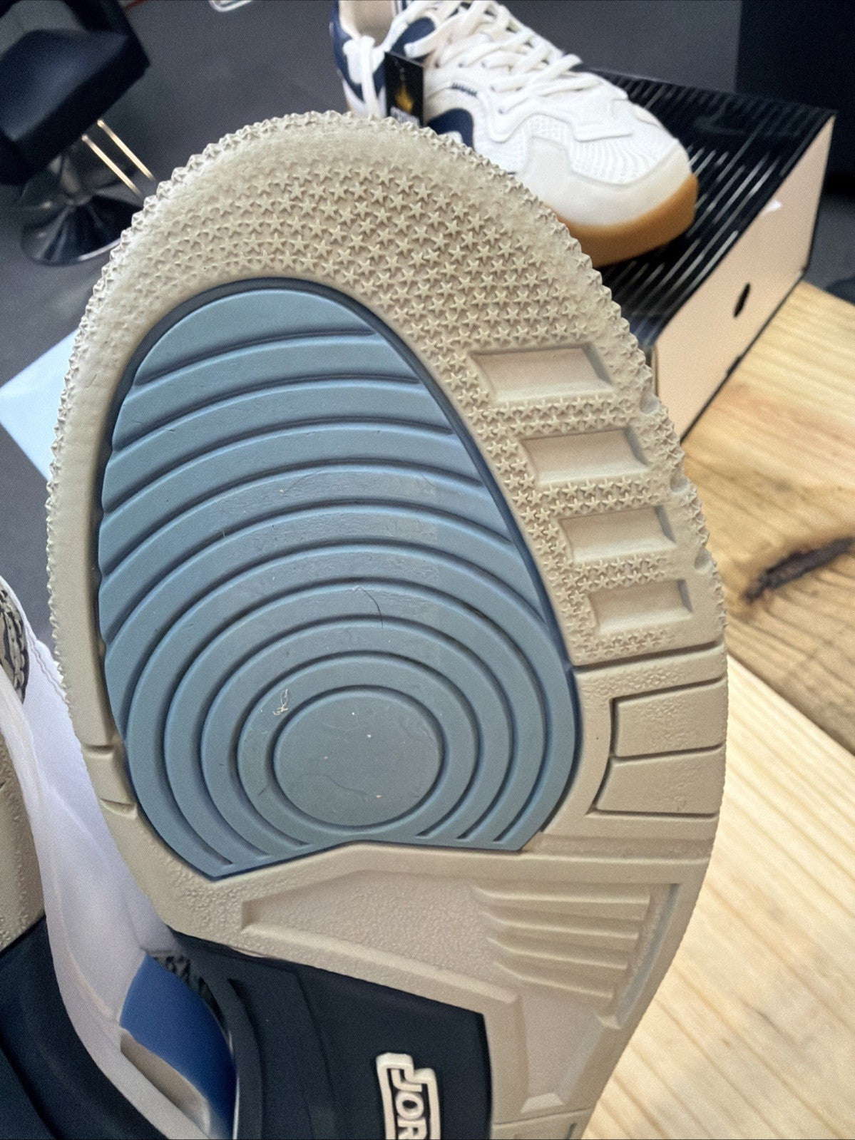 UNC 2020 Sneakers Size10 - Nike Air Jordan 3 Retro CT8532-104 - product image from the listing.