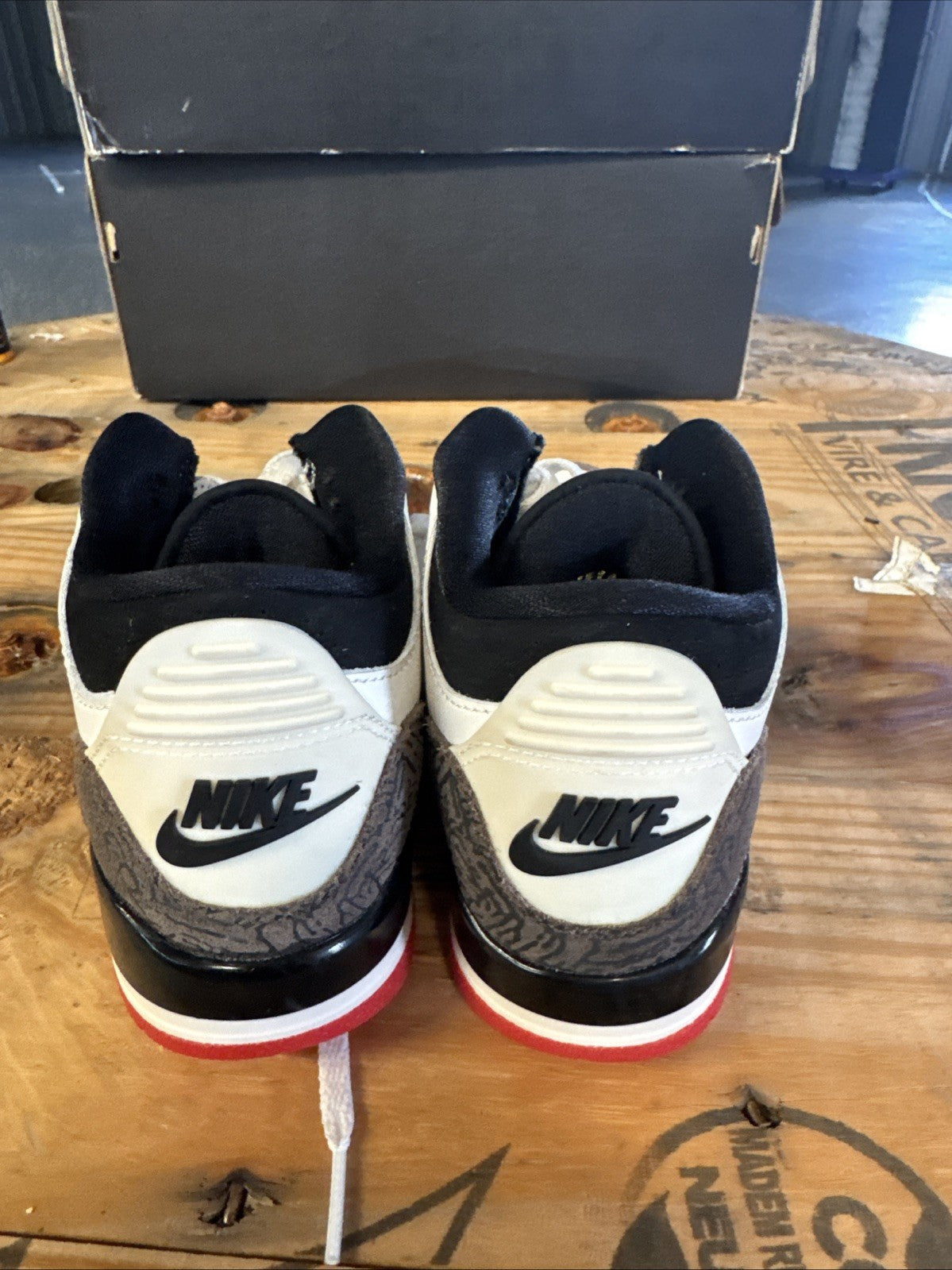 Jordan 3 Retro (PS) | Replacement Box - Size 2y - product image from the listing.