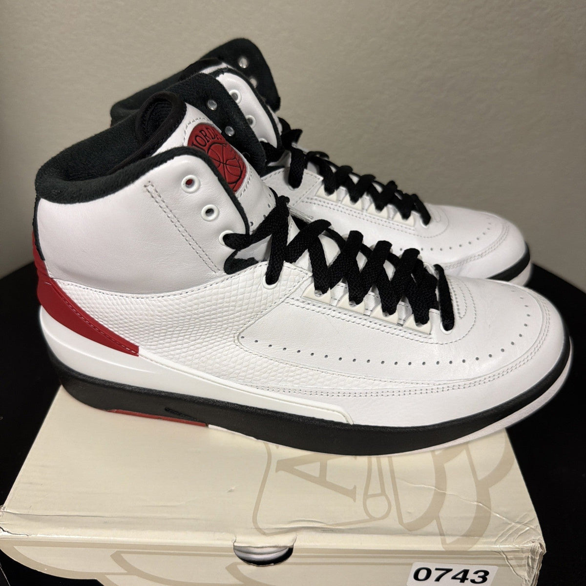 Nike Air Jordan 2 Retro OG Chicago 2022 DX2454-106 Complete W/ Box Mens Size 10 - product image from the listing.