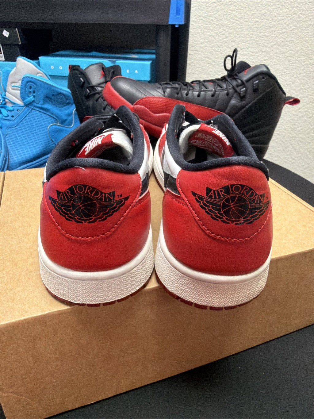 Size 9.5 Air Jordan 1 Retro OG 2016 Low Chicago 705329-600 - product image from the listing.