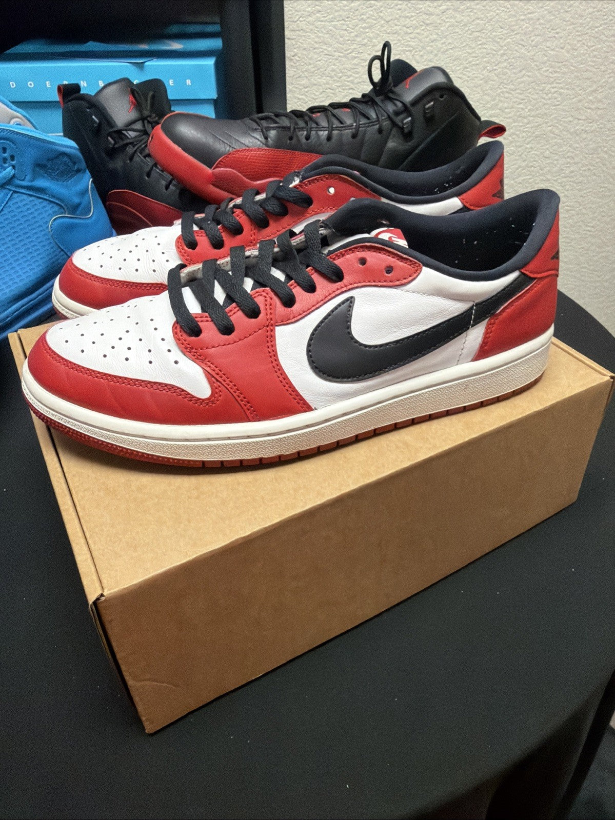 Size 9.5 Air Jordan 1 Retro OG 2016 Low Chicago 705329-600 - product image from the listing.