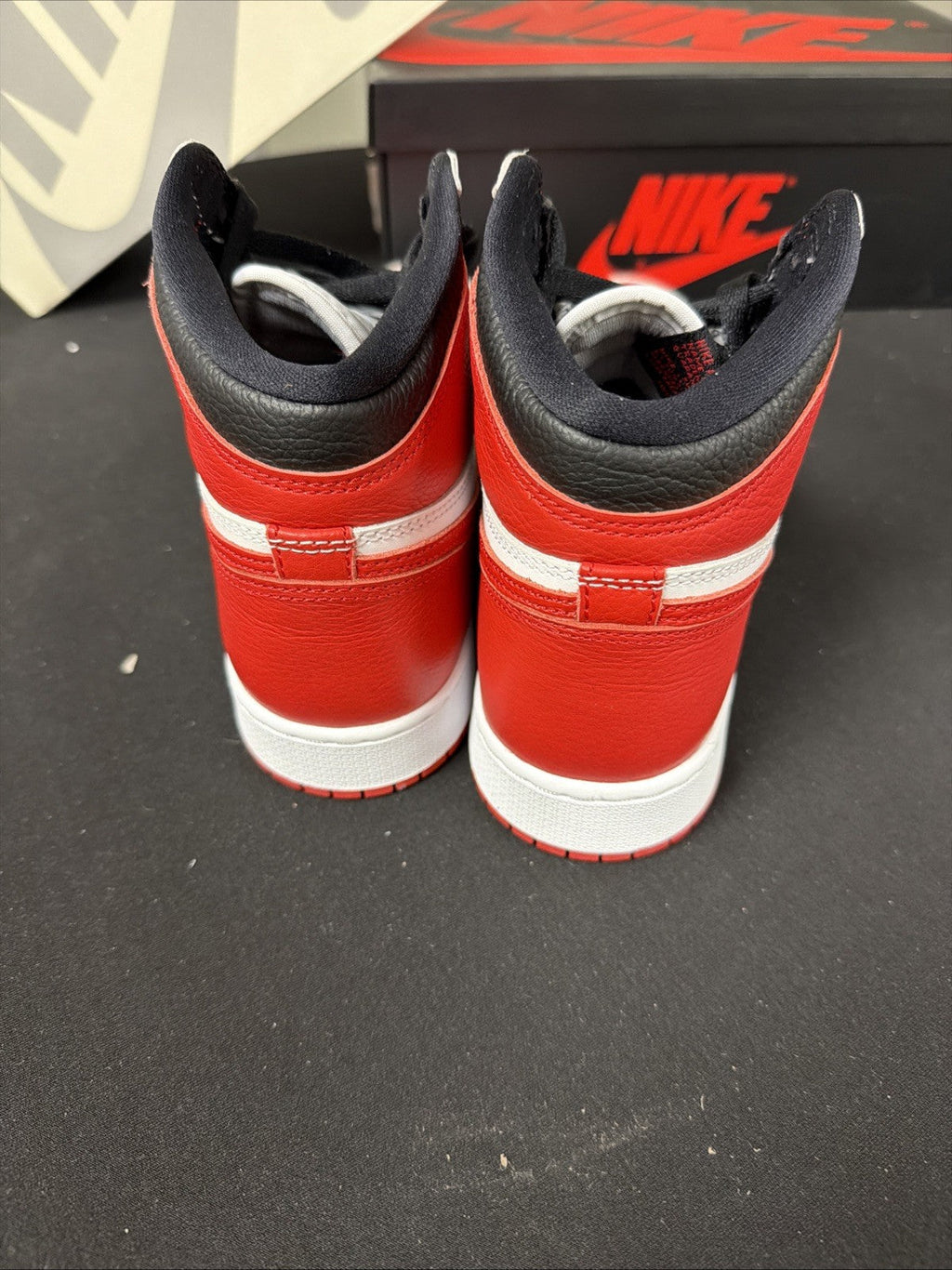 OG- Heritage 7Y - Air Jordan 1 High - product image from the listing.