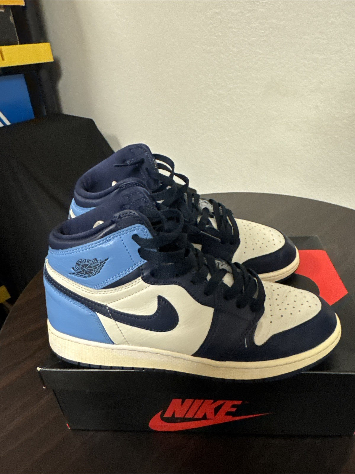 Jordan 1 Retro OG High Obsidian UNC 2019 - Size 7y - product image from the listing.