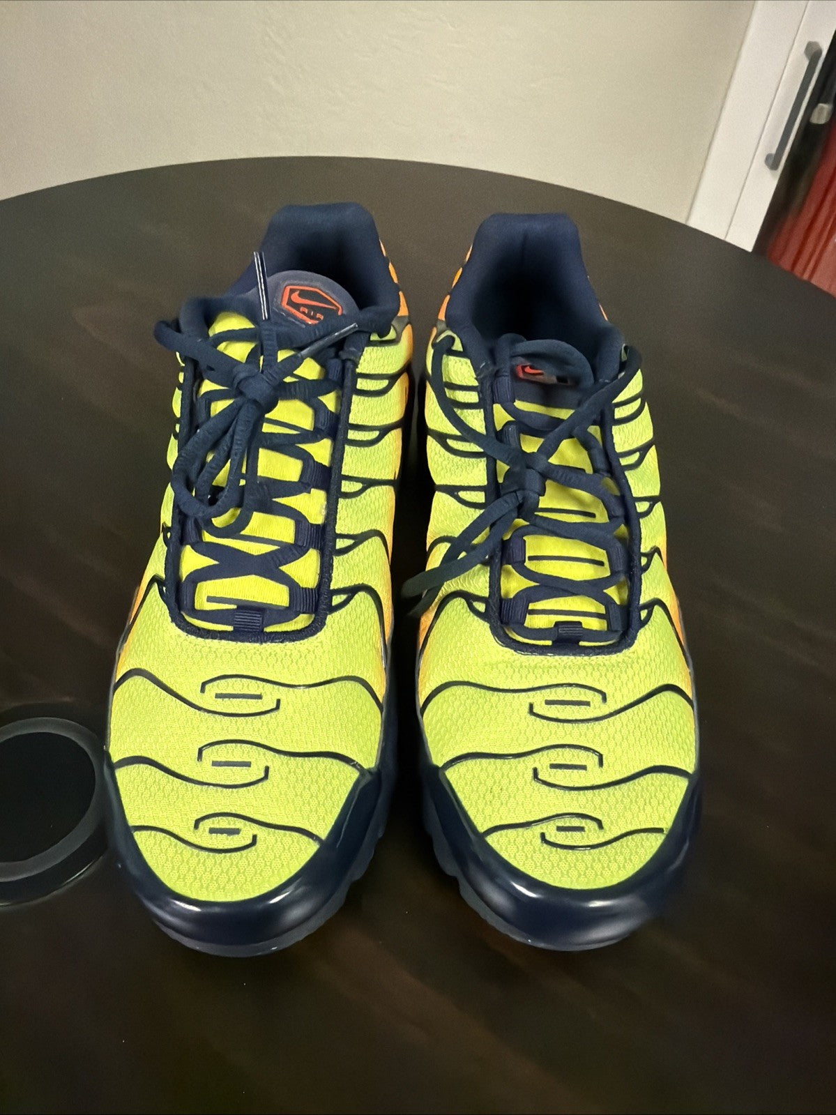 Men's Nike Air Max Plus Shoes Venom Blackened Blue DM0032-701 size 10 NEW - product image from the listing.