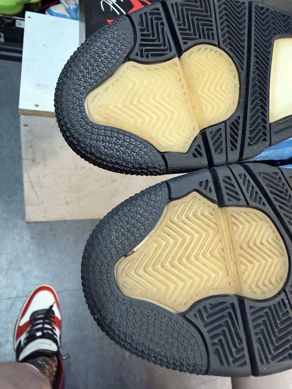 x Travis Scott Cactus Jack SIZE 11 - Nike Jordan 4 Retro - product image from the listing.