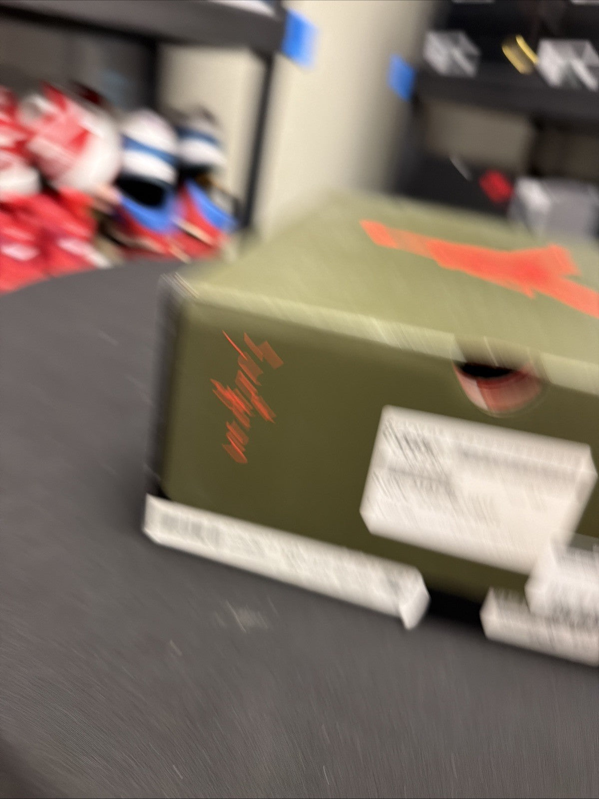 Travis Scott x Jordan 6 Retro Olive - Size 10.5 - product image from the listing.