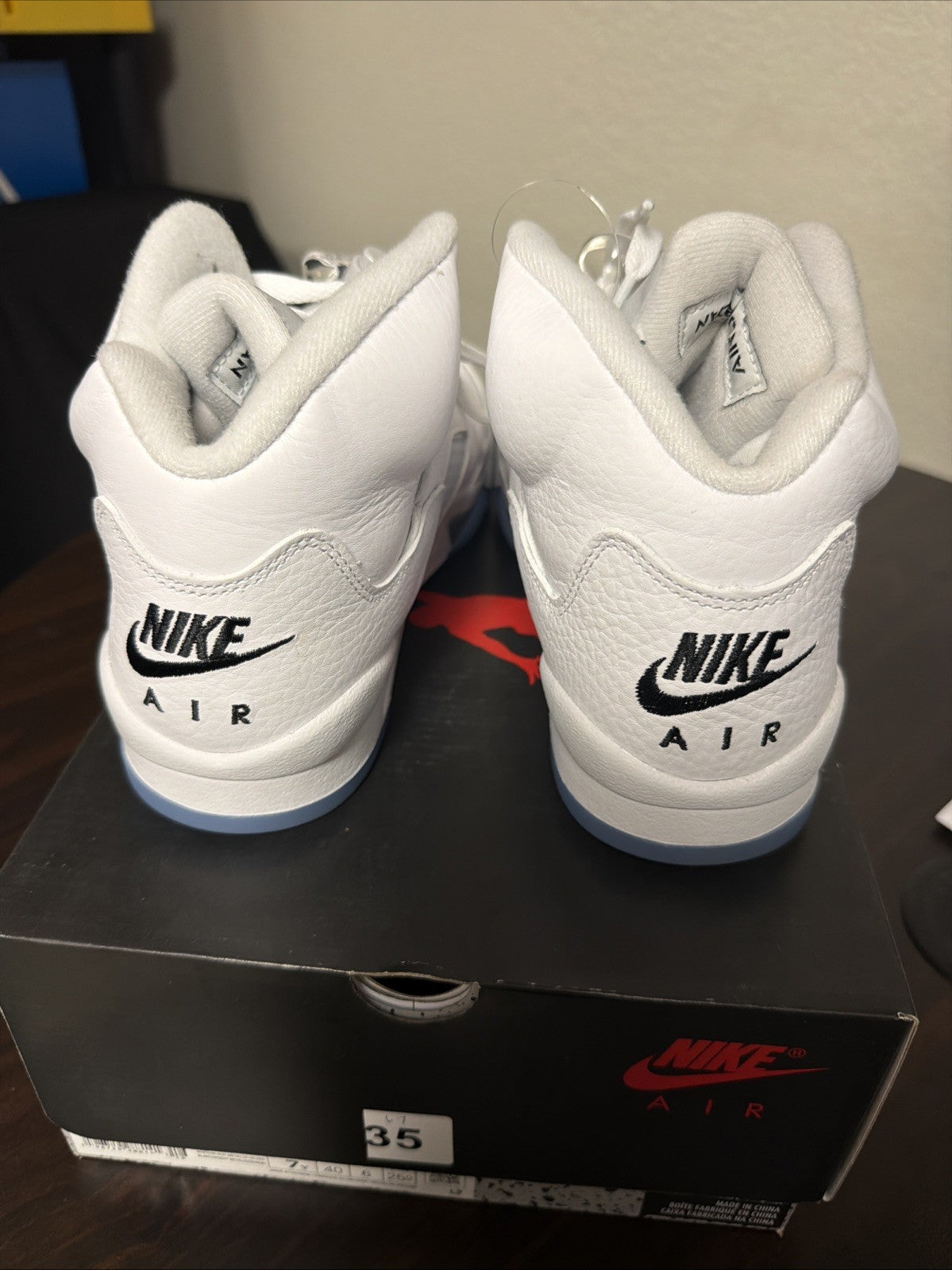 Air Jordan 5 Retro 'White Metallic' Grade-School (White) Size 7y - product image from the listing.