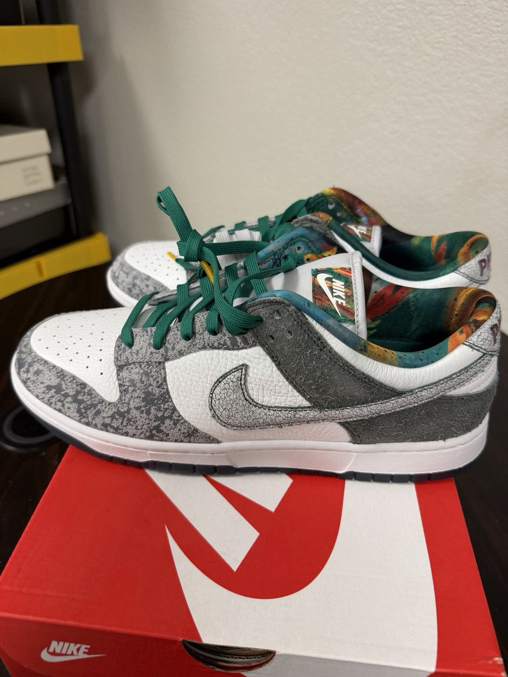 Men's Nike Dunk Low Premium "PHILLY" HF4840-068 size 11 US - product image from the listing.