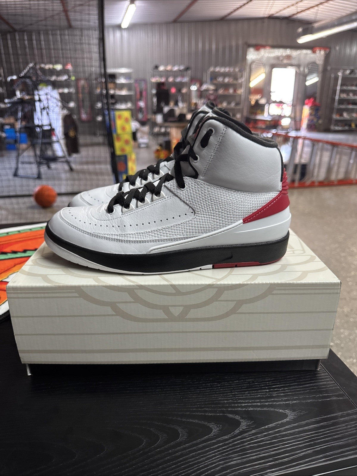 Nike Air Jordan 2 Retro OG Chicago White/Varsity Red/Black - Size 8.5 - product image from the listing.