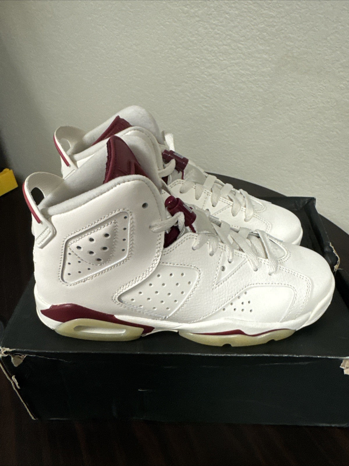 "2015" Size 5Y - NIKE AIR JORDAN 6 RETRO OG BG MAROON - product image from the listing.