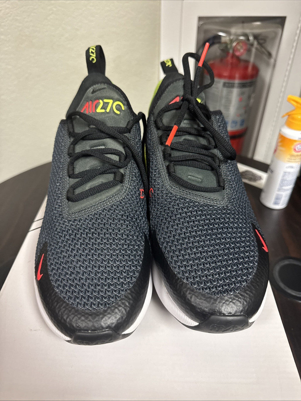 Nike AirMax 270 Neon Collection Trainers Size 8 - product image from the listing.