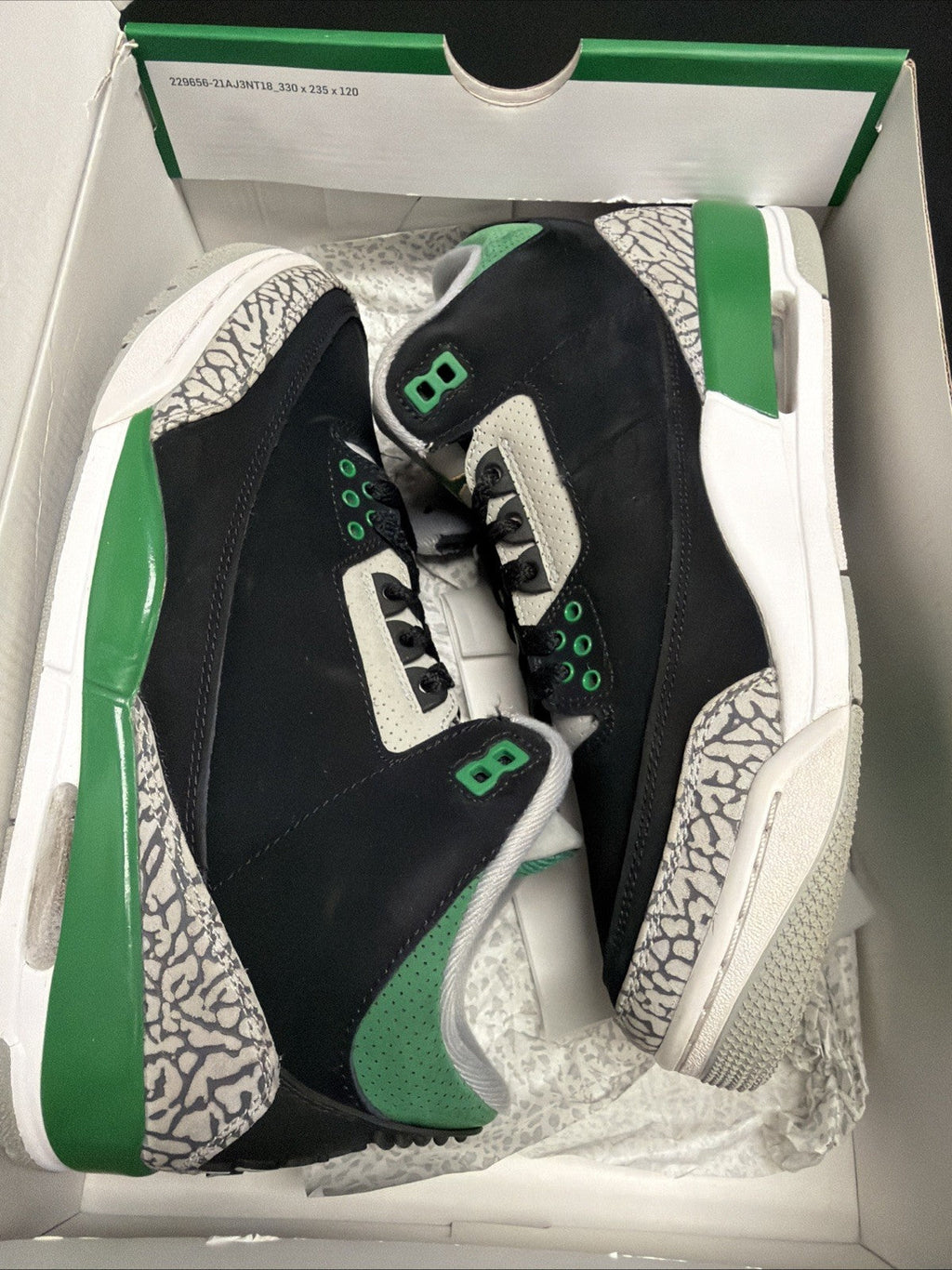Jordan 3 Retro Mid Pine Green - Size 8.5 - product image from the listing.