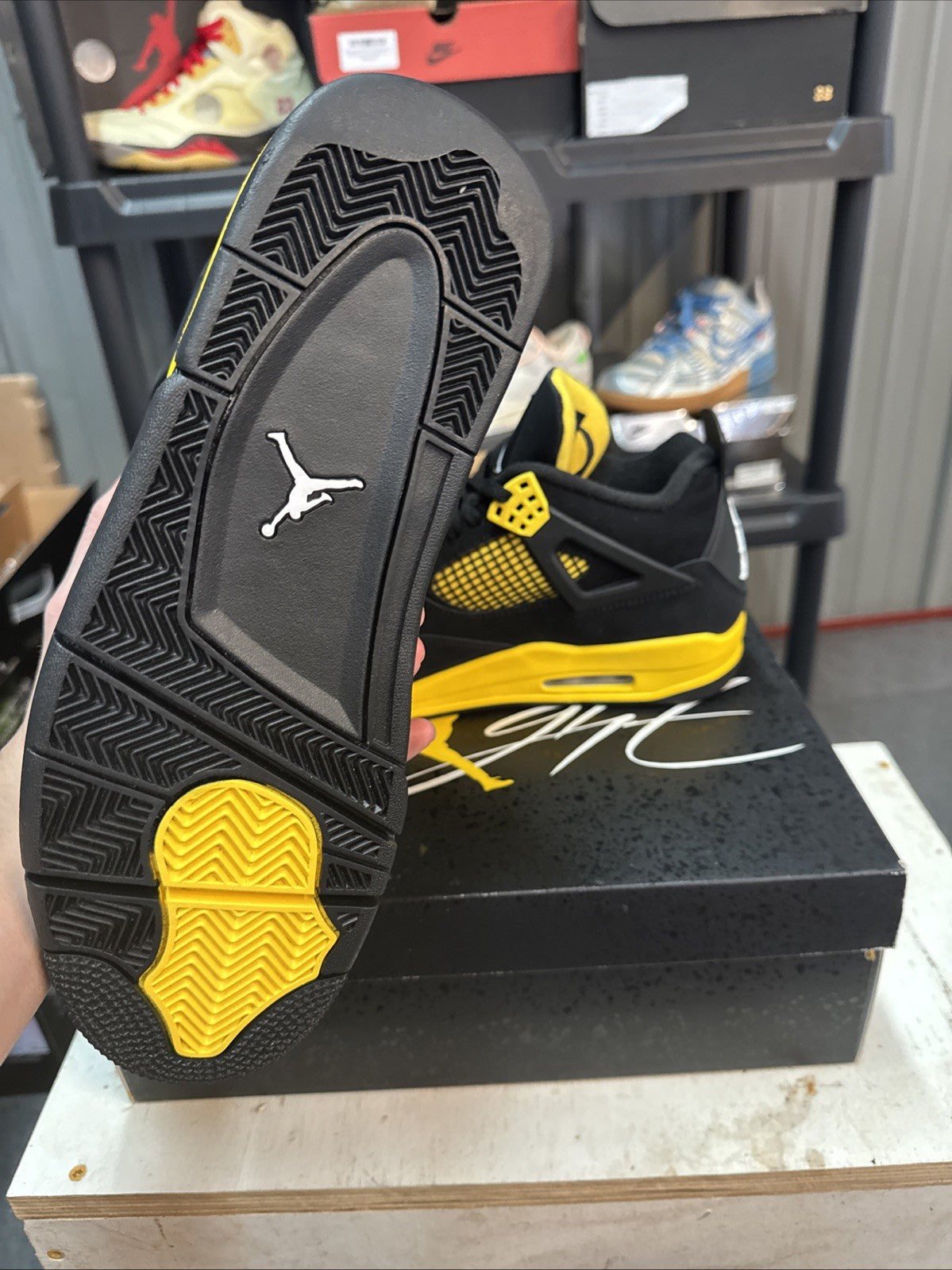 Air Jordan 4 Retro Thunder 2023 | Barely Worn - Size 11 - product image from the listing.