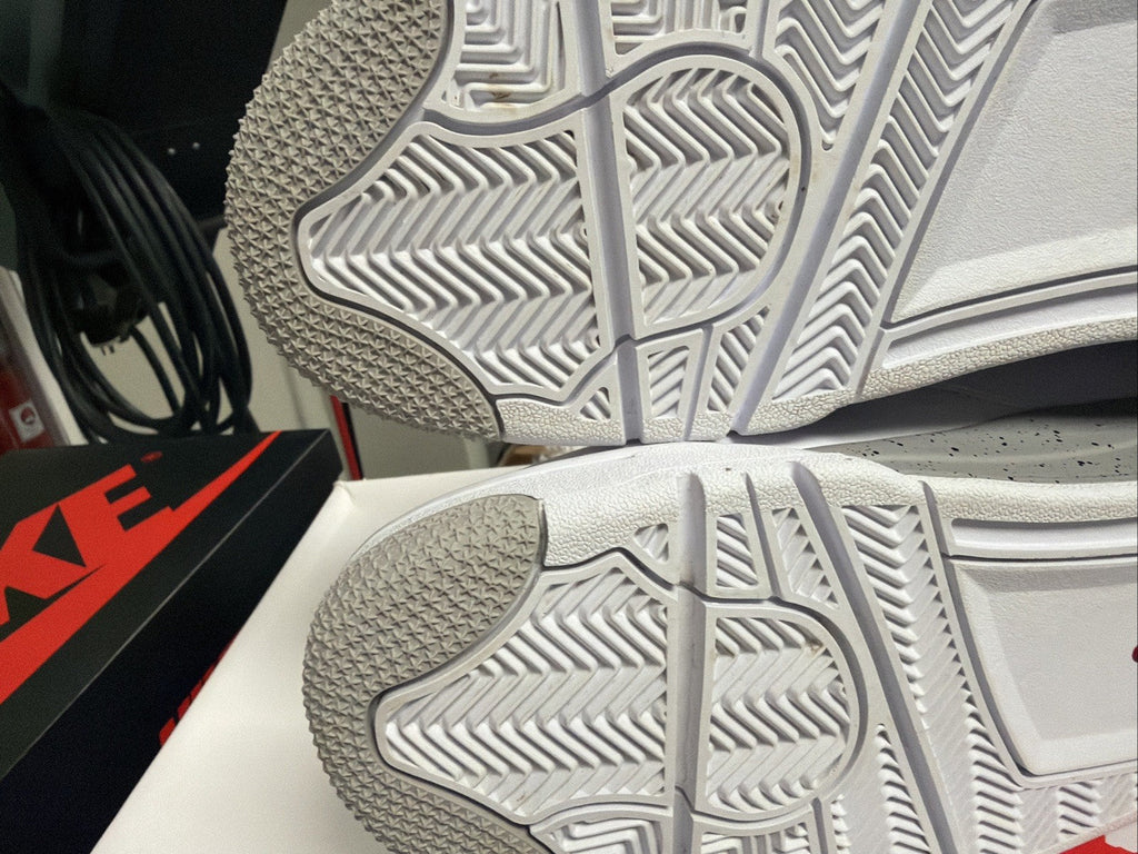 Men's Air Jordan 4 Retro White Oreo Size 10.5 CT8527-100 - product image from the listing.
