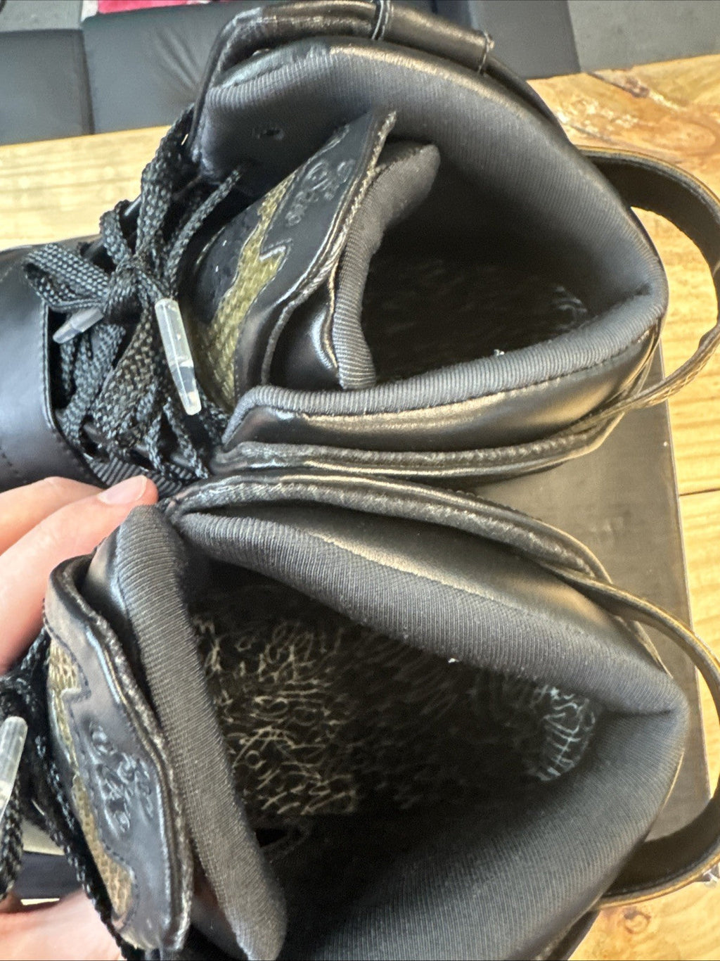 "Blackout" Size 9 - 2009 Nike Zoom Lebron 6 - product image from the listing.