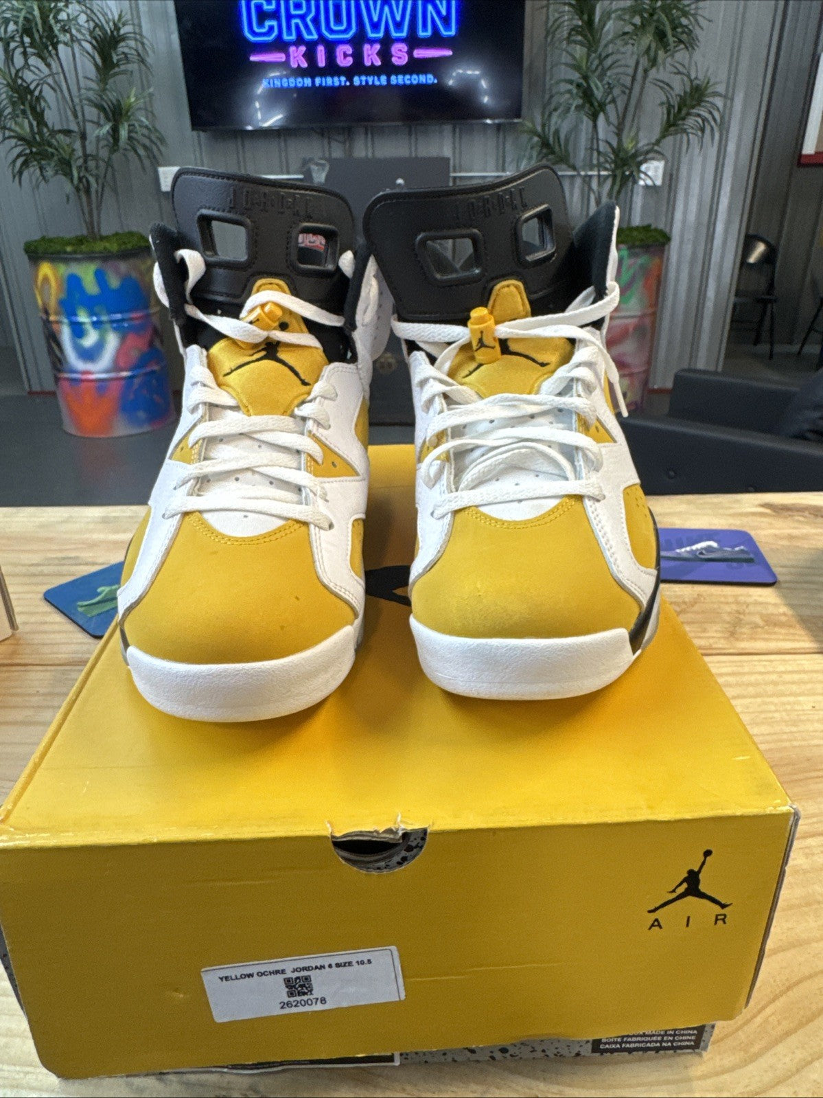 Nike Air Jordan 6 Retro Yellow Ochre - Size 10.5 - product image from the listing.