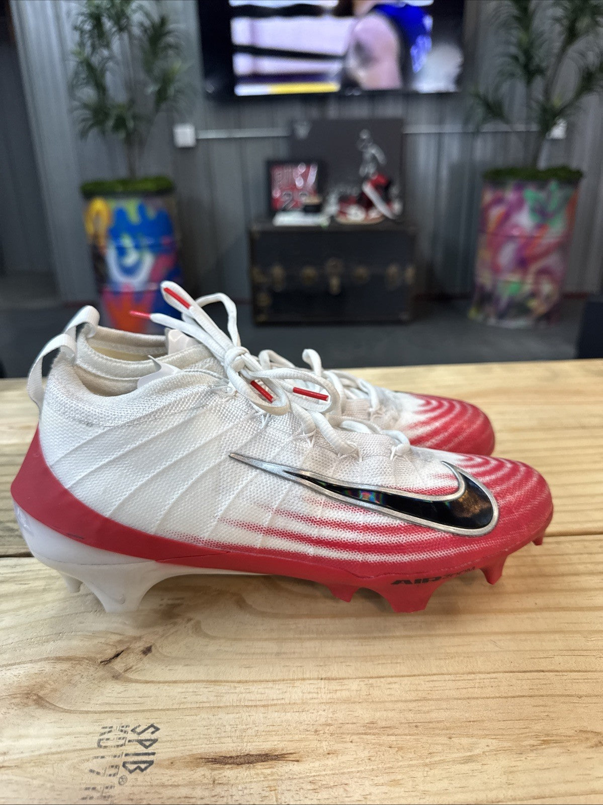 Nike Vapor Elite 1 Football Cleats White University Red - Size 8 - product image from the listing.