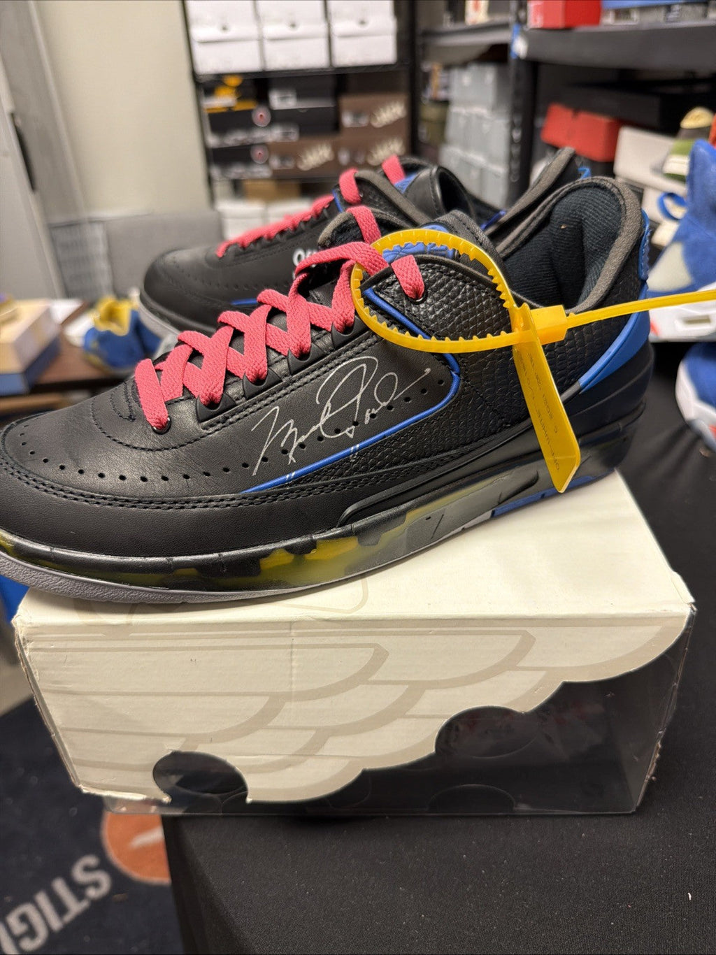 Off-White x Air Jordan 2 Retro SP Low Black Varsity Royal DJ4375 004 Size 9 Used - product image from the listing.
