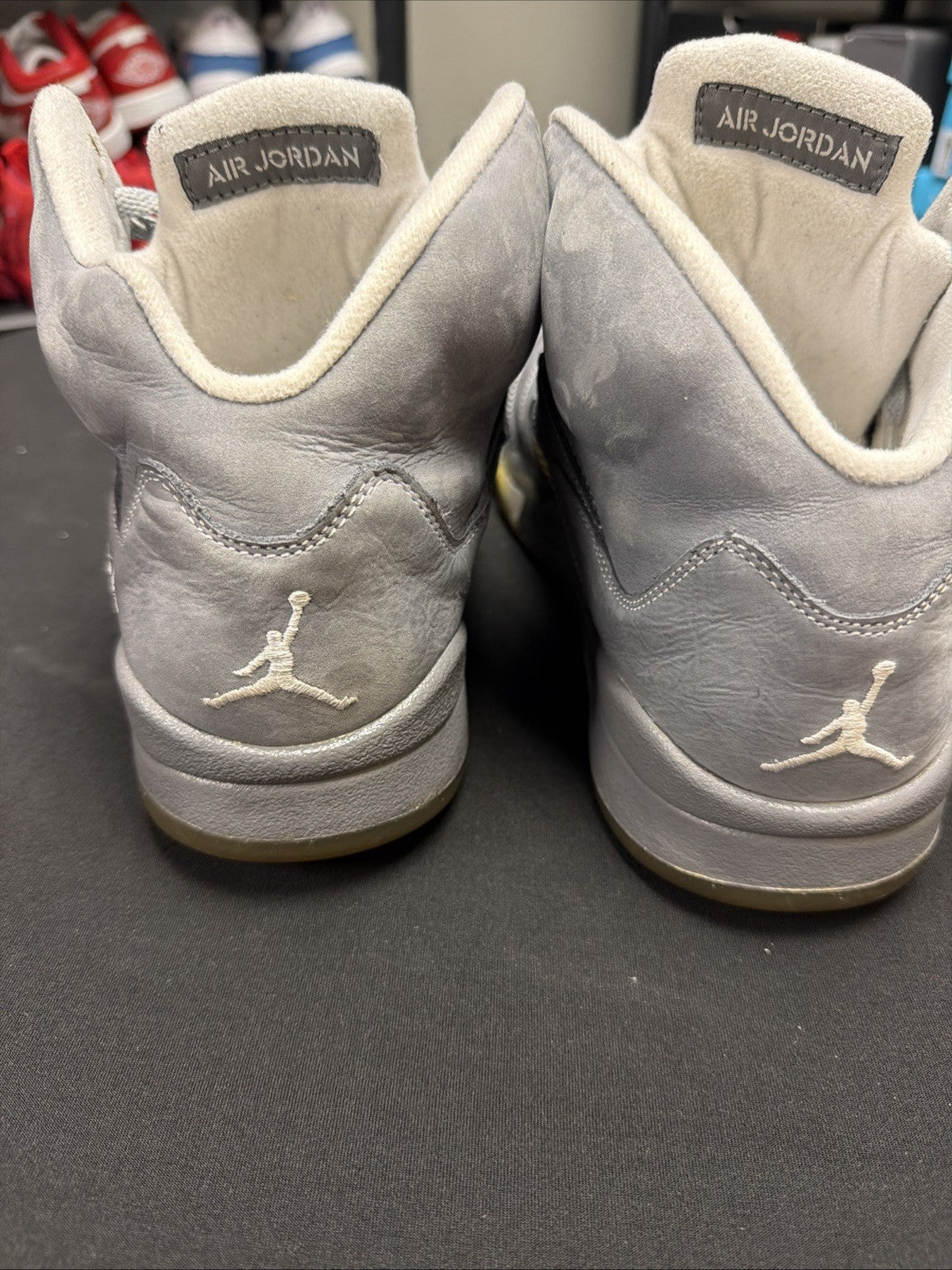 Jordan 5 Retro Wolf Grey Size 11 - product image from the listing.