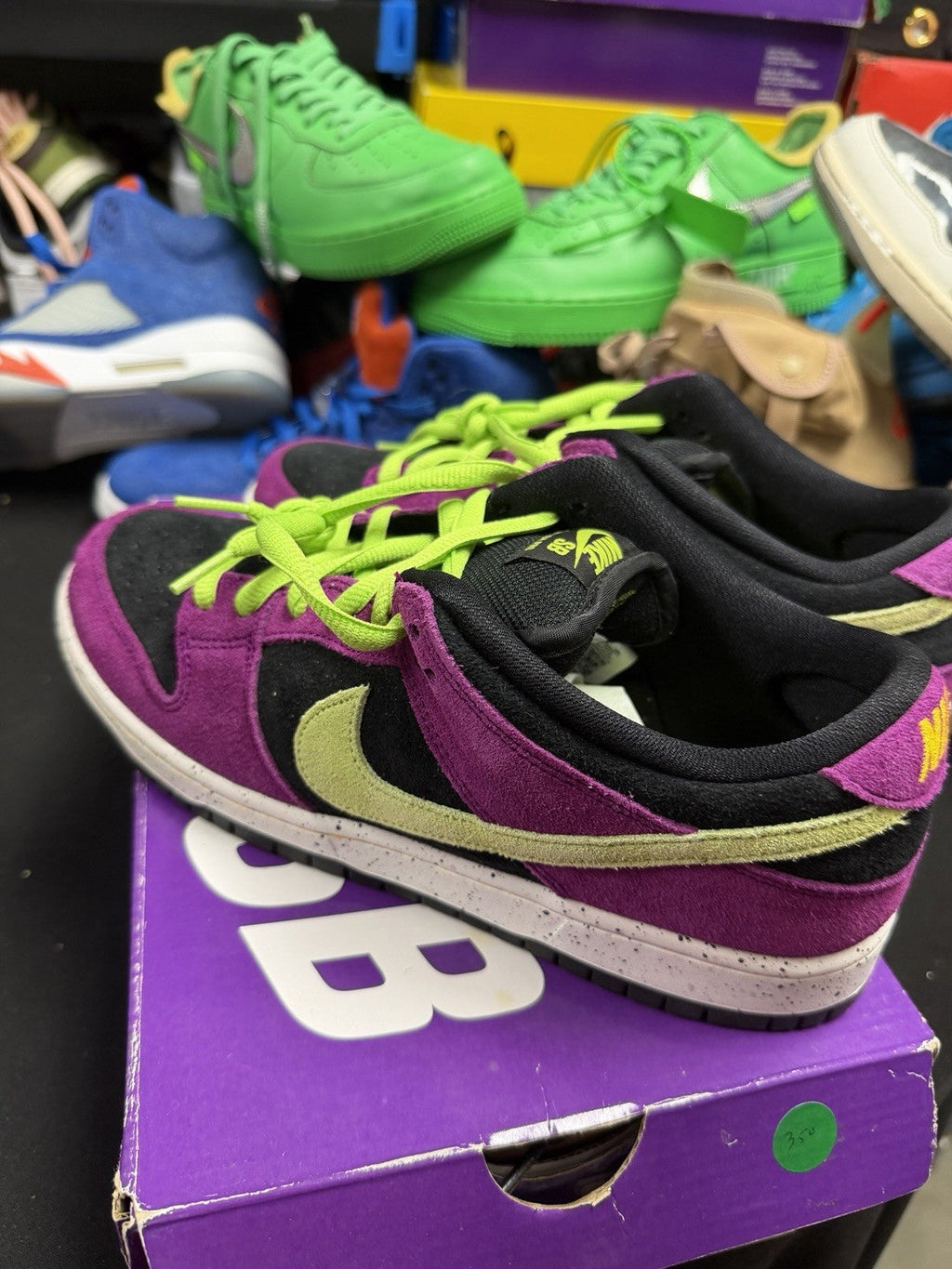Men's Nike SB Dunk Low Red Plum -Size 9 (350) - product image from the listing.