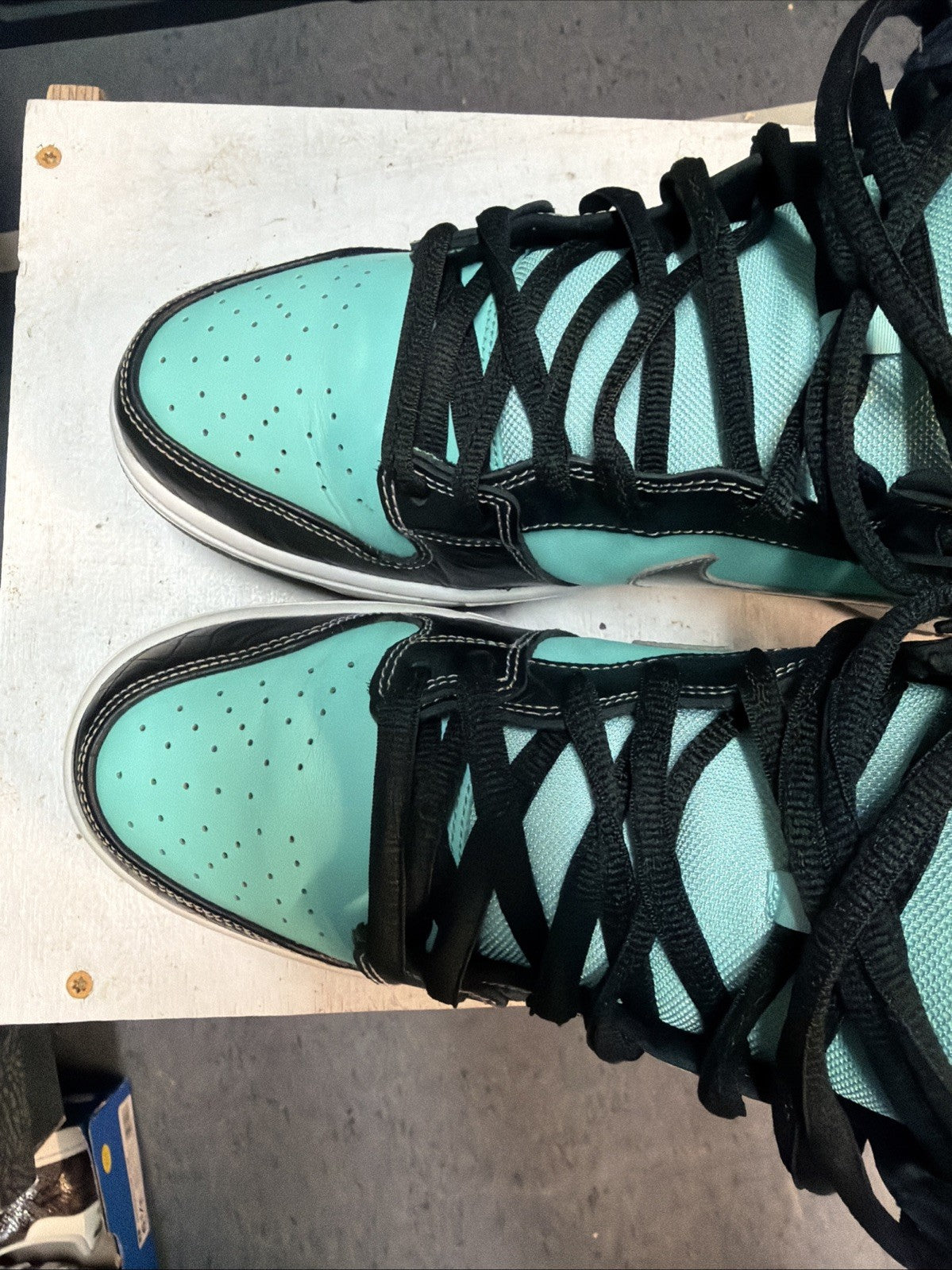 Nike SB Dunk High Premium x Diamond Supply Co. Tiffany 2014 - Size 13 - product image from the listing.