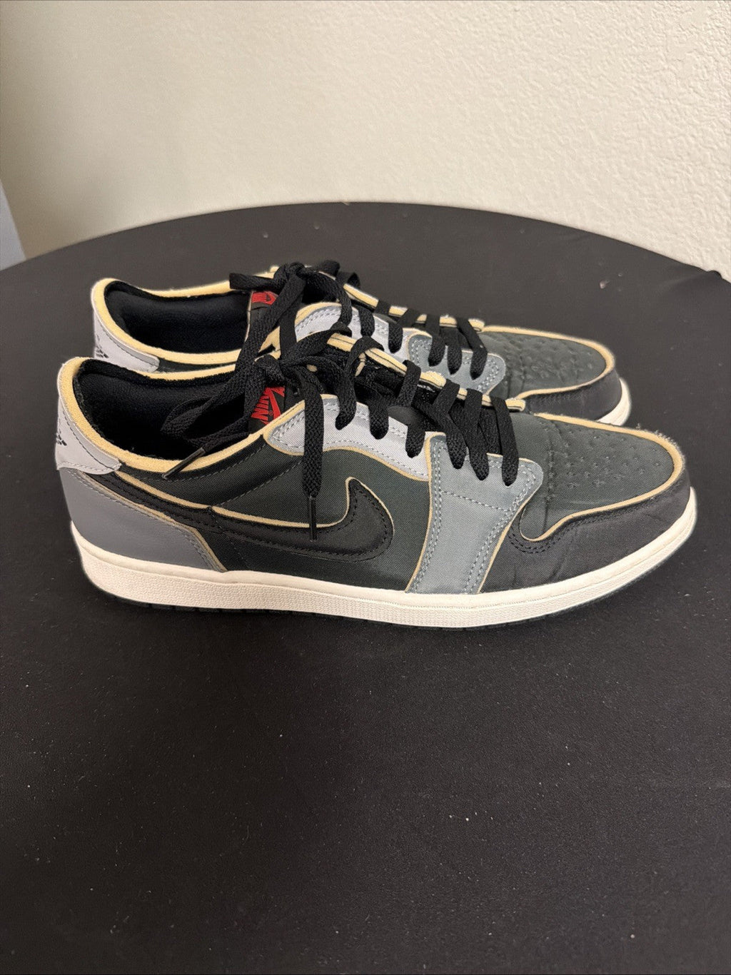 DV0982-006 MT - JORDAN 1 Low Og Ex Black Smoke Grey - product image from the listing.