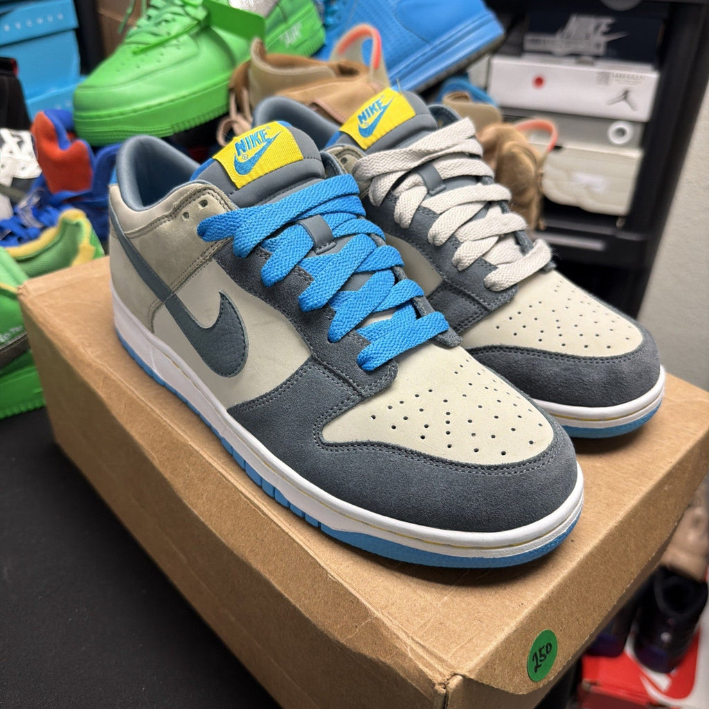 Men's 1/5 Sample Nike Dunk Low Very Rare NYX Vivid Blue / Grey Pavement 2008 - product image from the listing.