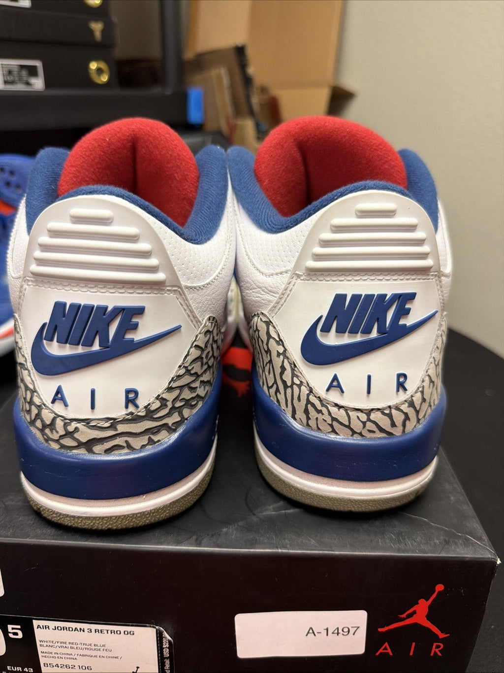 Jordan 3 Retro OG Mid True Blue - Size 9.5 - product image from the listing.