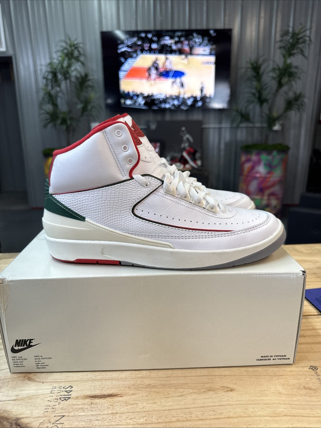 "ORIGINS" Size 11 - AIR JORDAN RETRO 2 | Wore Once - product image from the listing.