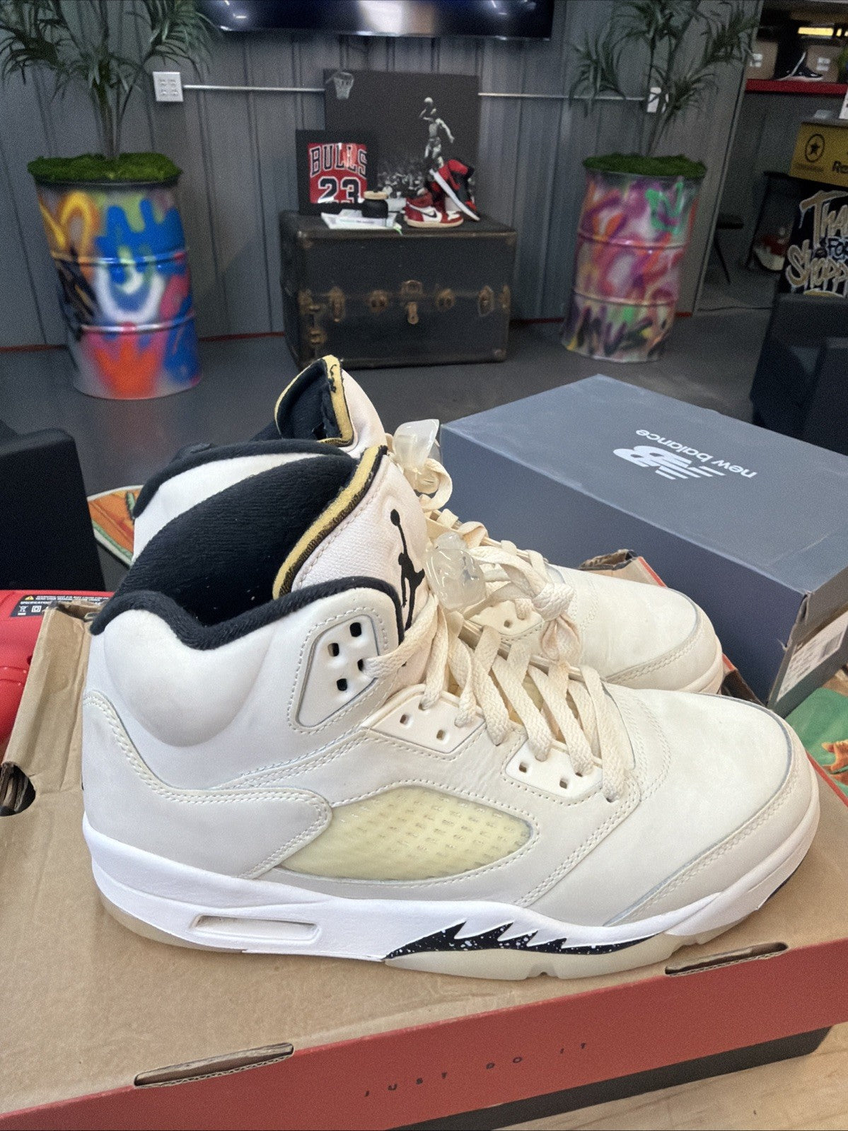 Air Jordan 5 Retro SE Sail Ivory Nubuck Men's High Top Sneaker FN7405-100 - product image from the listing.
