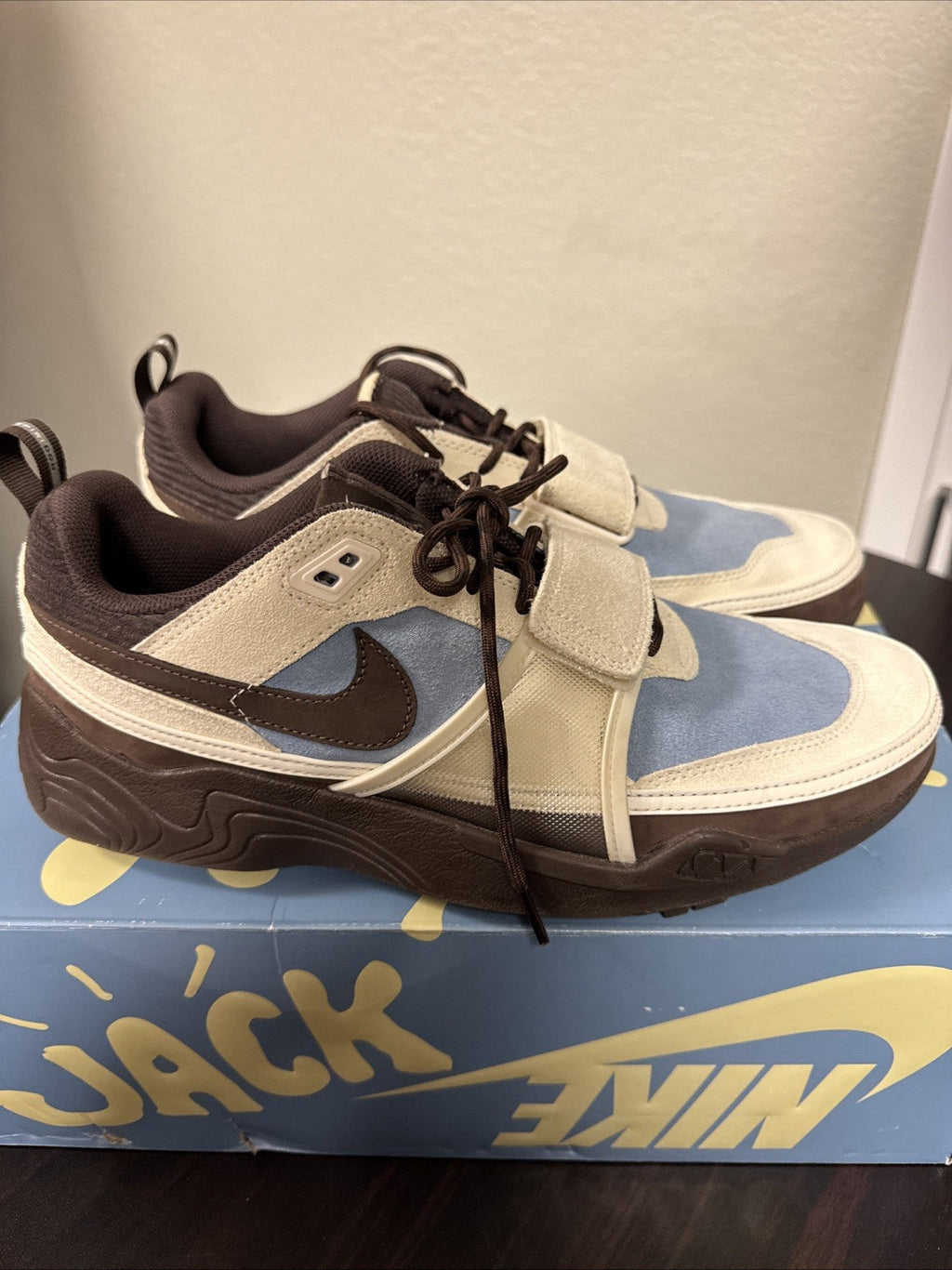 Travis Scott x Nike Zoom Field Jaxx Leche Blue - Size 11.5 - product image from the listing.