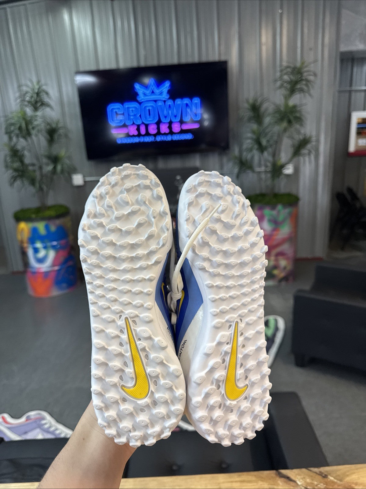 Nike Phantom 6 Academy Turf Cleats | Replacement Box - Size 6.5 - product image from the listing.