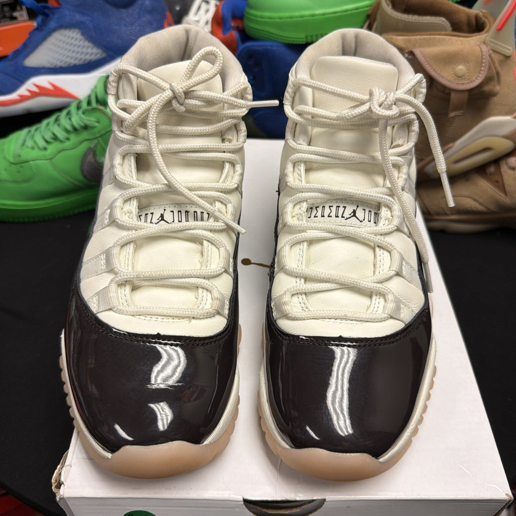 Women's Nike Air Jordan 11 Neapolitan Sail Velvet Brown Atmosphere AR0715-101 7.5 - product image from the listing.