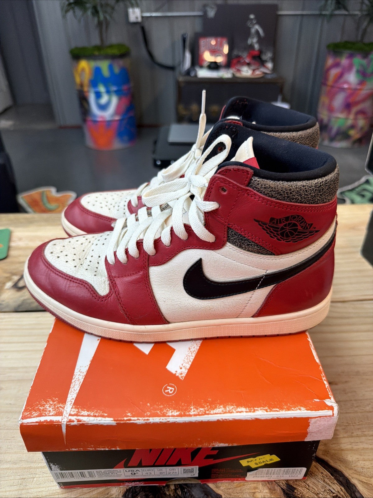 Jordan 1 Retro High OG Chicago Lost & Found 2022 w/ Box - Size 9.5 - product image from the listing.