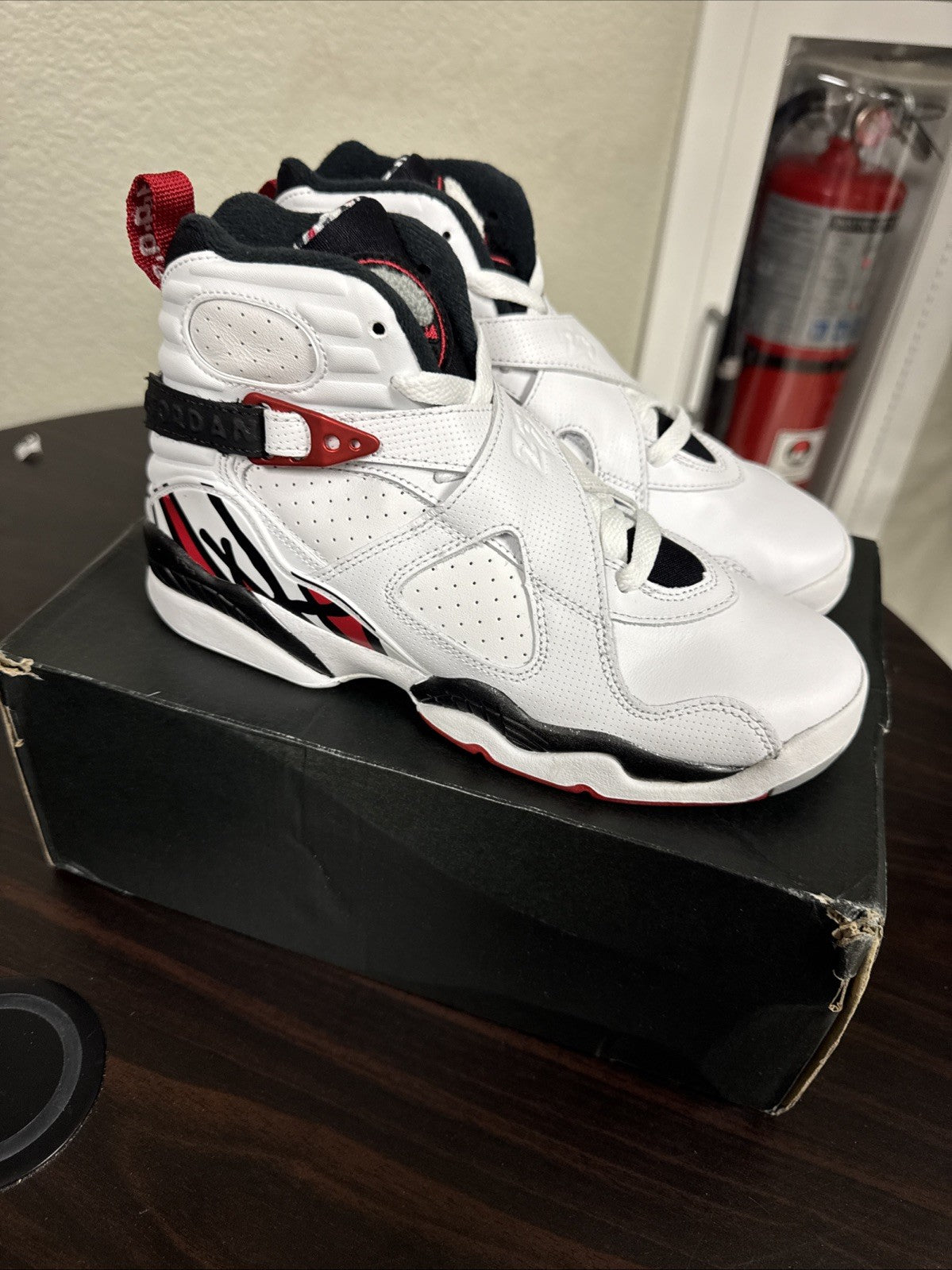 Air Jordan 8 Retro BG Alternate MISMATE - Size 5Y - product image from the listing.