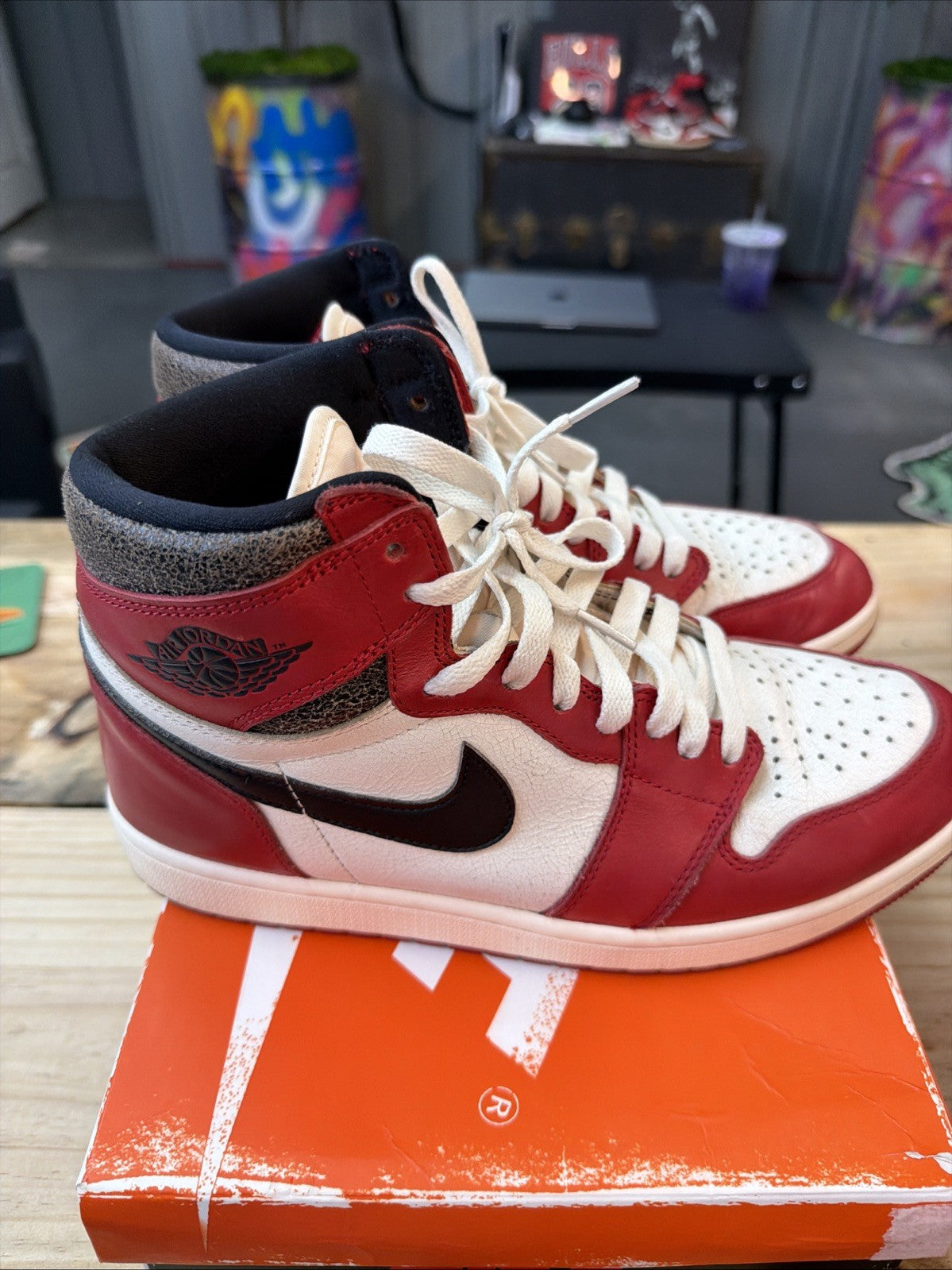 Jordan 1 Retro High OG Chicago Lost & Found 2022 w/ Box - Size 9.5 - product image from the listing.