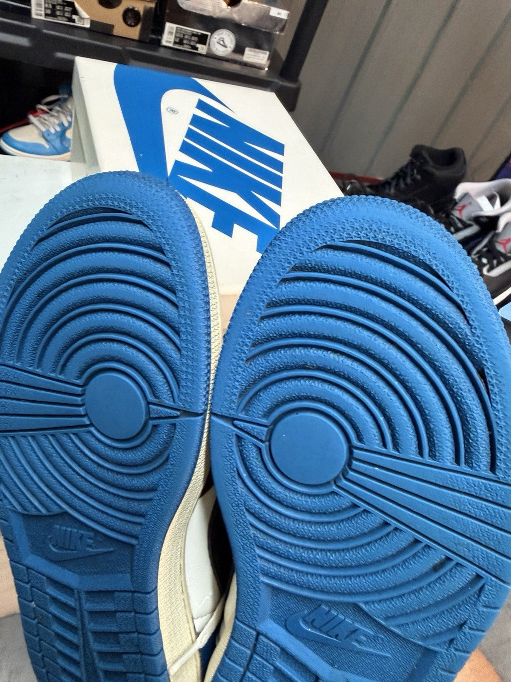 Air Jordan 1 Retro x Fragment Design x Travis Scott Low Blue - Size 8.5 - product image from the listing.