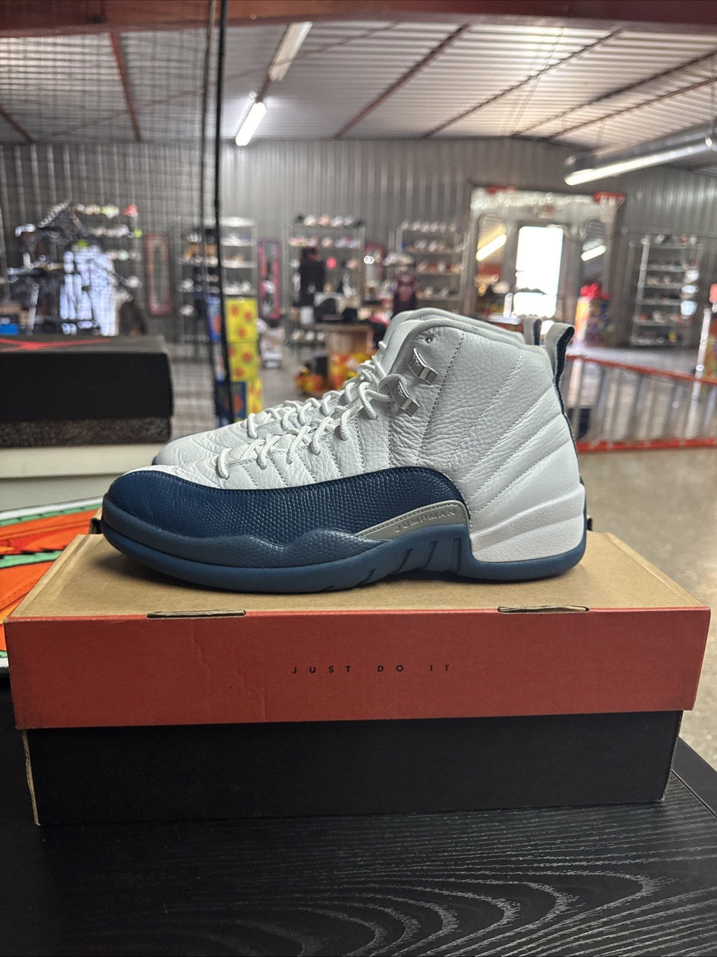 "FRENCH BLUE" Size 10.5 - Air Jordan 12 Retro 2025 - product image from the listing.