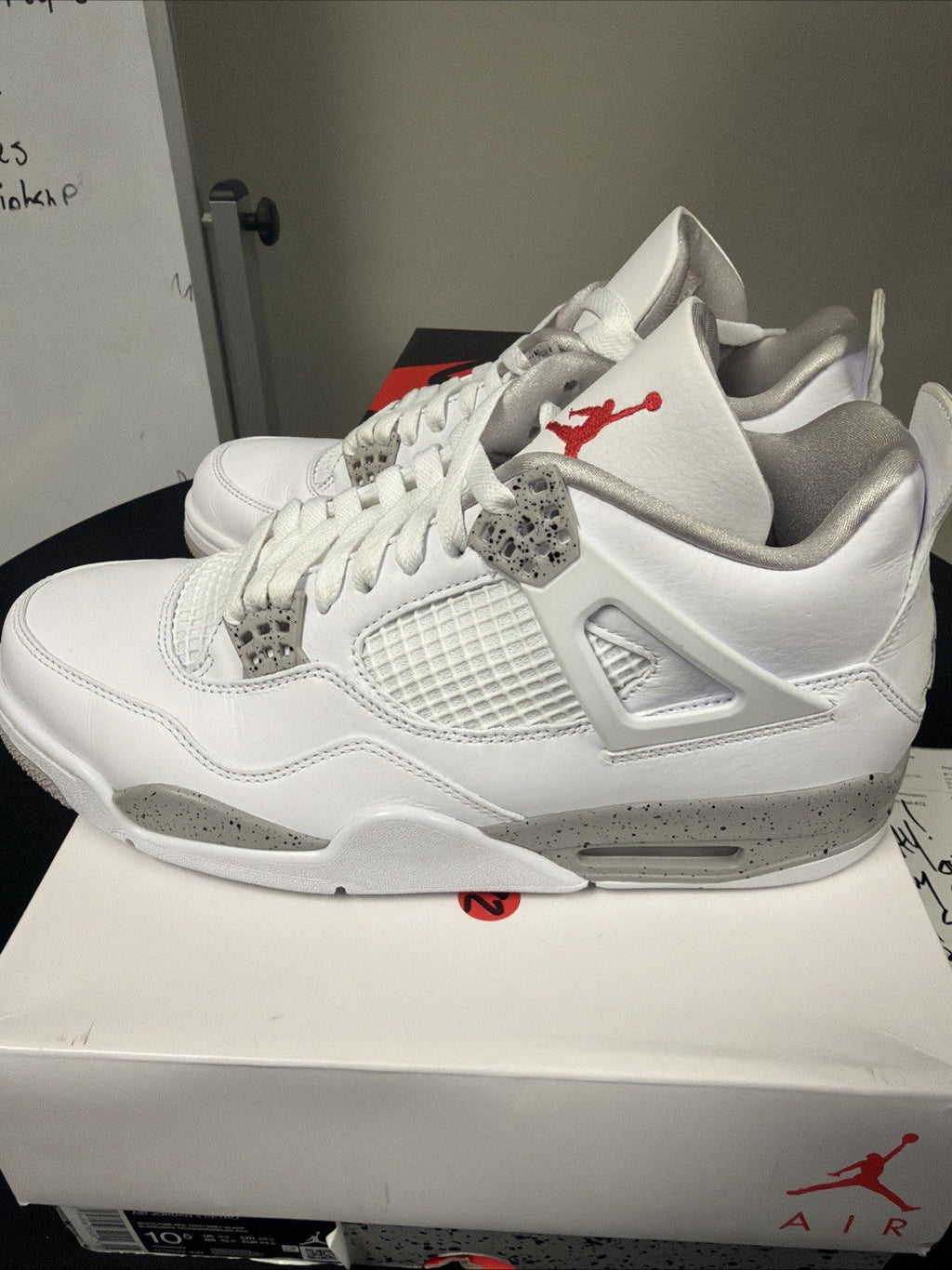 Men's Air Jordan 4 Retro White Oreo Size 10.5 CT8527-100 - product image from the listing.