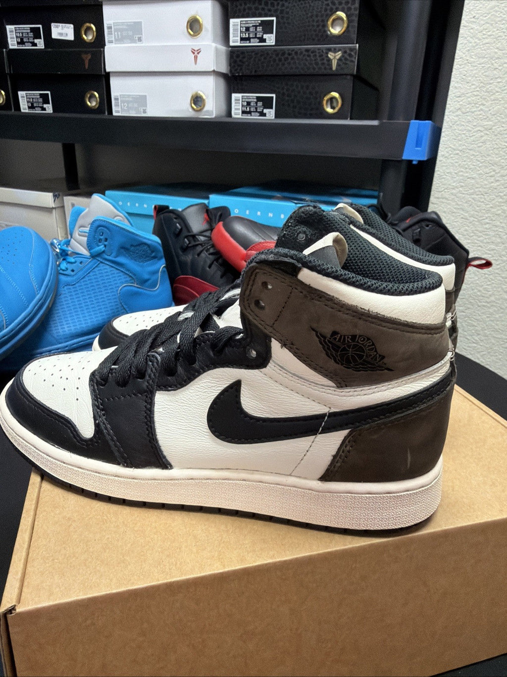Shoes 5Y Sail/Dark Mocha-Black-Black - Air Jordan 1 Retro High - product image from the listing.