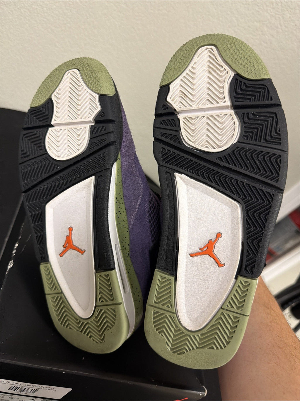 Women's Jordan 4 Retro Canyon Purple Suede Athletic Shoes Size 8.5 AQ9129-500 - product image from the listing.