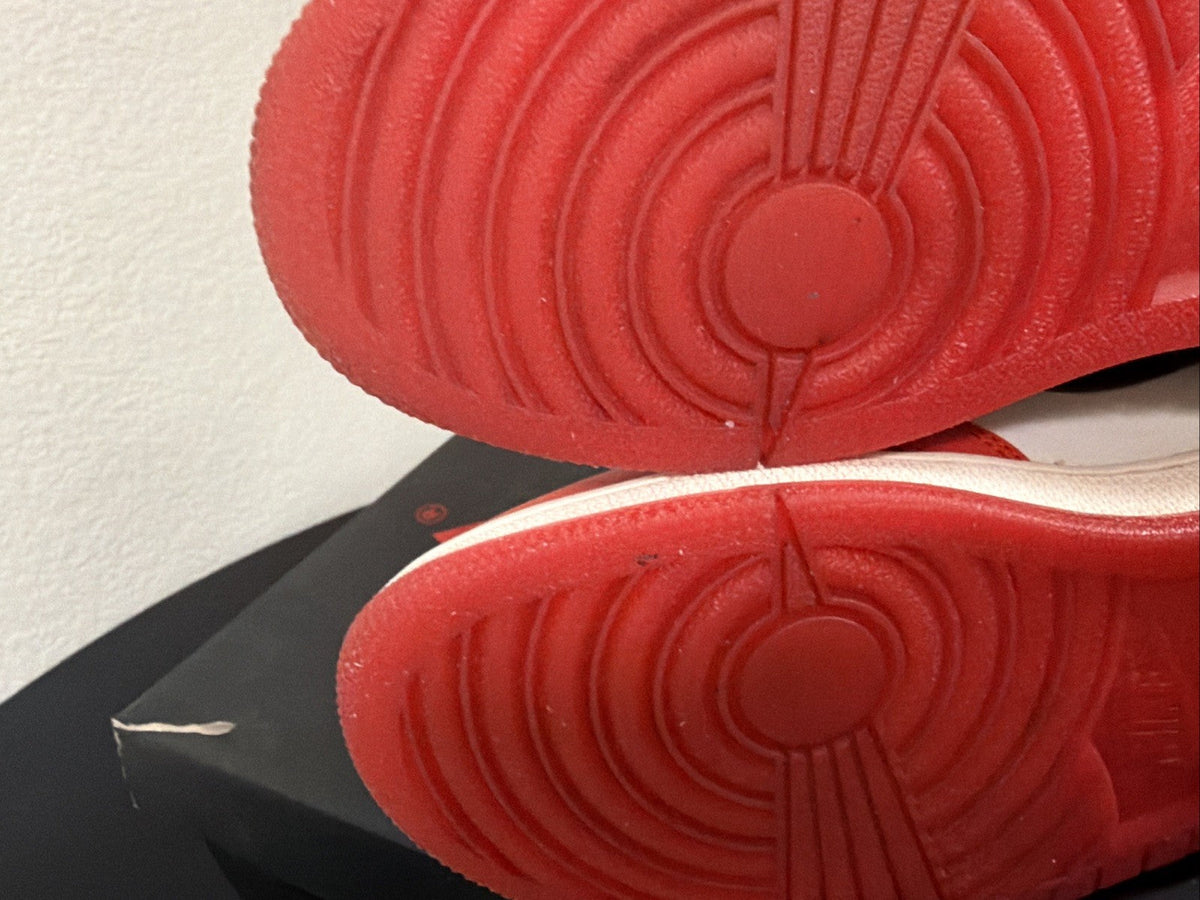 Jordan 1 Retro OG x Marvel High Next Chapter - Size 8.5 - product image from the listing.