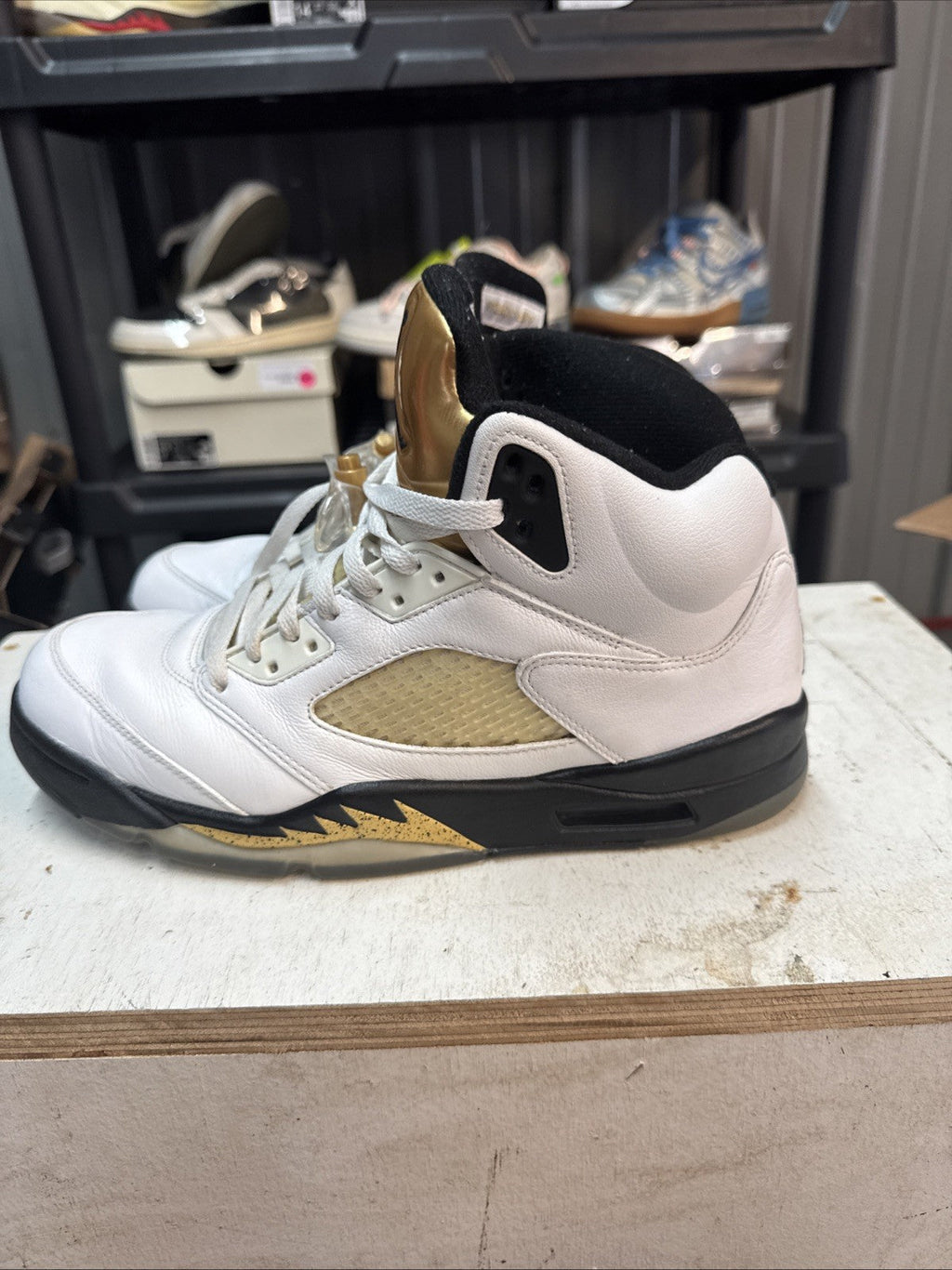 "Olympic Gold" Size 11 - Nike Air Jordan 5 Retro - product image from the listing.