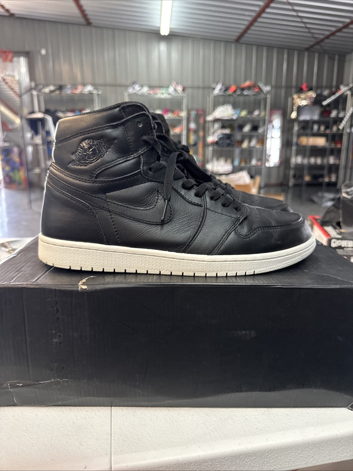 Jordan Retro 1 High Cyber Monday | Replacement Box - Size 11 - product image from the listing.