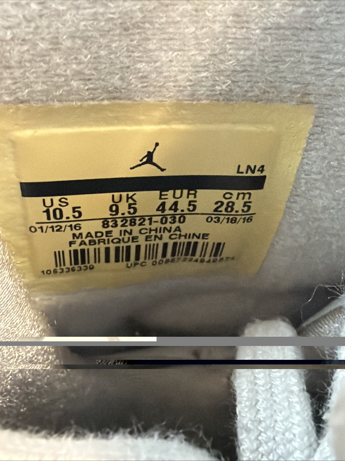 Men's Nike Air Jordan 8 Retro Size 10.5 C&C Trophy 2016 832821 030 - product image from the listing.