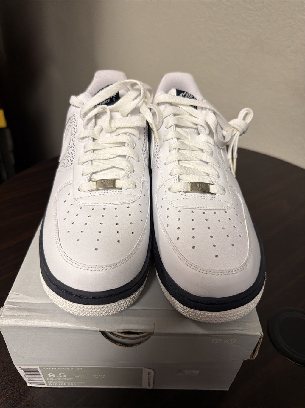"White Obsidian" Nike Air Force 1 '07 White Navy Size 9.5 315122-991 2008 - product image from the listing.