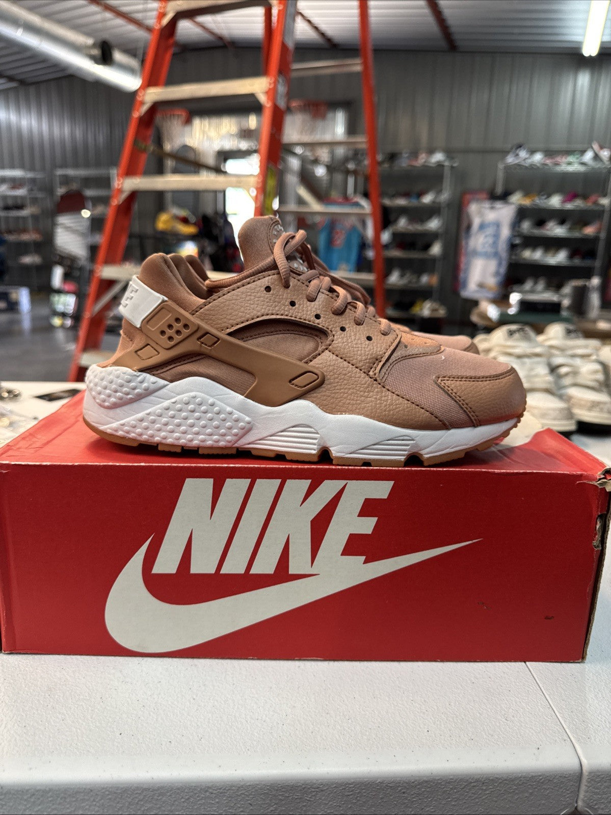 Size 8 - Nike Air Huarache Run Clay White Gum Yellow for Women - product image from the listing.