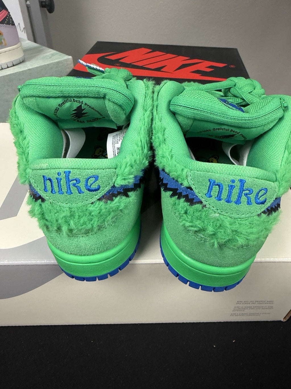 CJ5378-300 - Nike SB Dunk Low Grateful Dead Bears Green - product image from the listing.