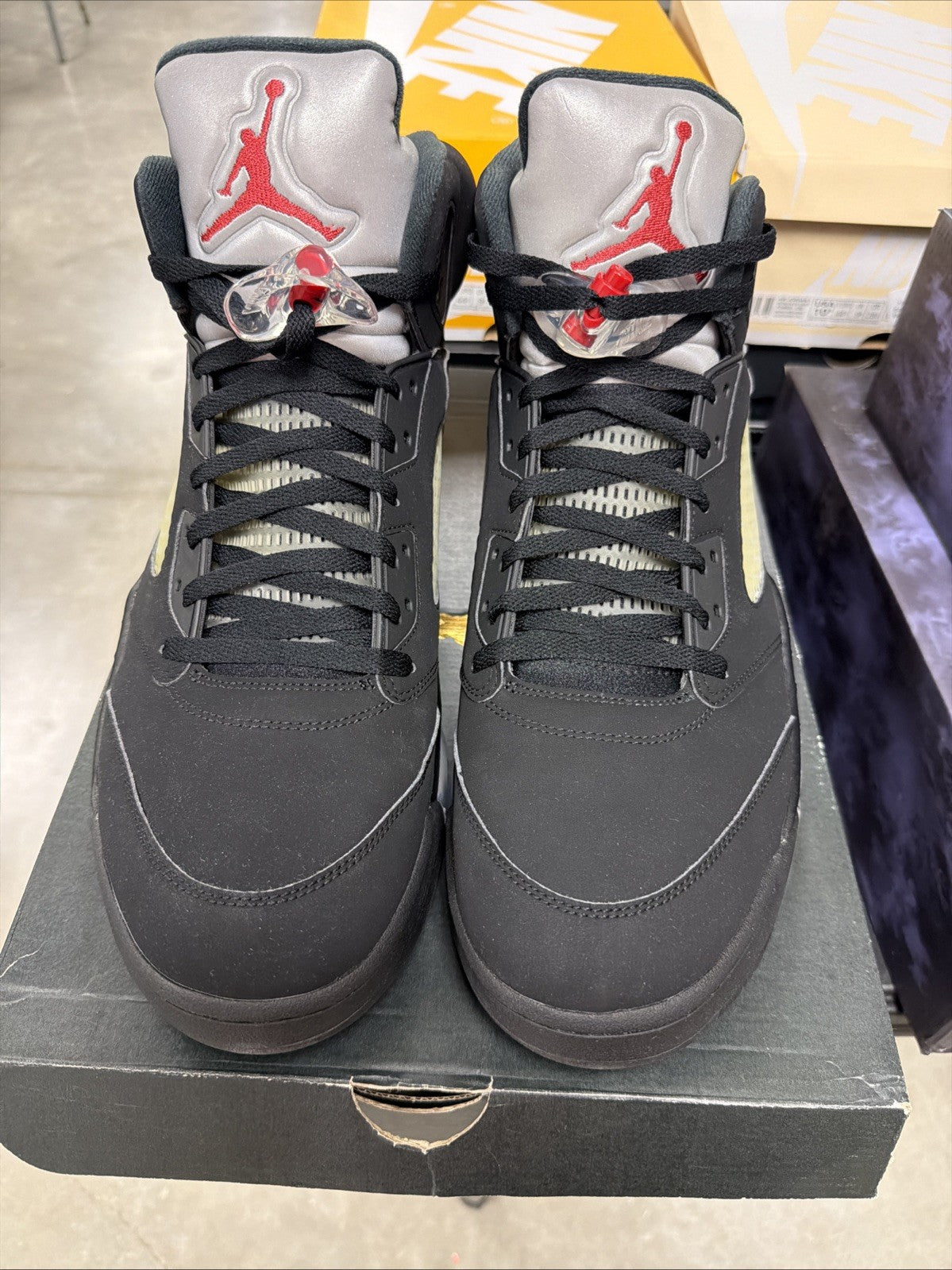 2016 Nike Air Jordan 5 V Retro OG Black Red Metallic Silver Ice 845035-003 Size 17 - product image from the listing.