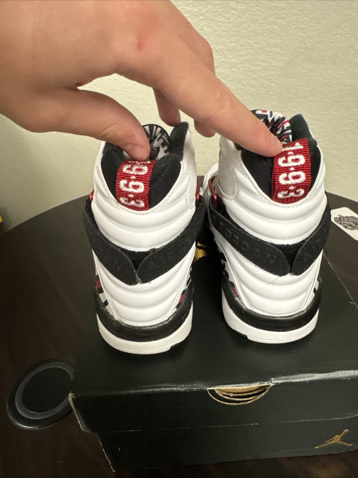 Air Jordan 8 Retro BG Alternate MISMATE - Size 5Y - product image from the listing.